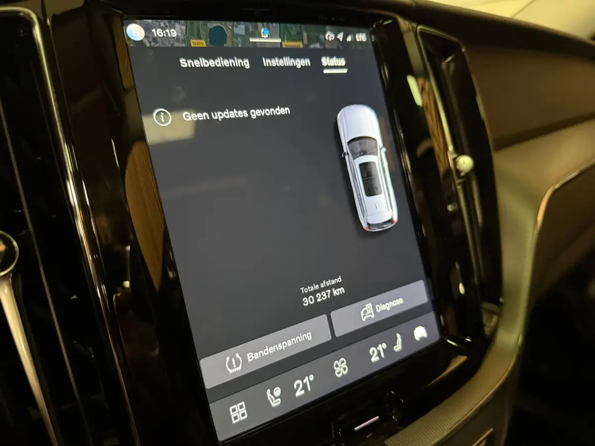 T6 AWD Recharge Plus Bright | Trekhaak | 360° Camera | Harman Kardon | Adaptieve Cruise Control | Stoelverwarming voor+achter | Stuurwielverwarming | Schuifdak | Full LED Meesturende koplam