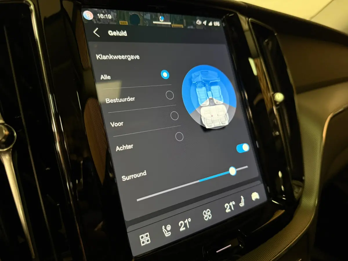 T6 AWD Recharge Plus Bright | Trekhaak | 360° Camera | Harman Kardon | Adaptieve Cruise Control | Stoelverwarming voor+achter | Stuurwielverwarming | Schuifdak | Full LED Meesturende koplam