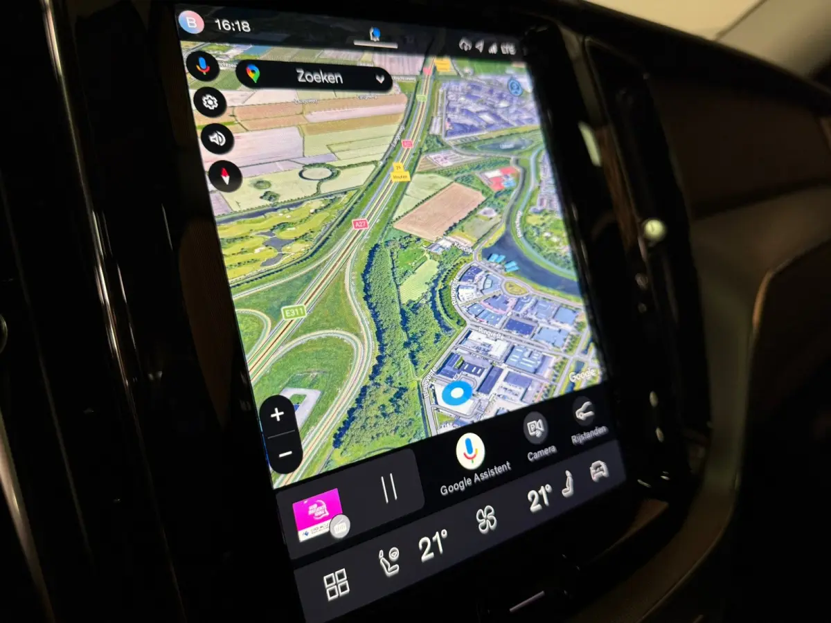 T6 AWD Recharge Plus Bright | Trekhaak | 360° Camera | Harman Kardon | Adaptieve Cruise Control | Stoelverwarming voor+achter | Stuurwielverwarming | Schuifdak | Full LED Meesturende koplam