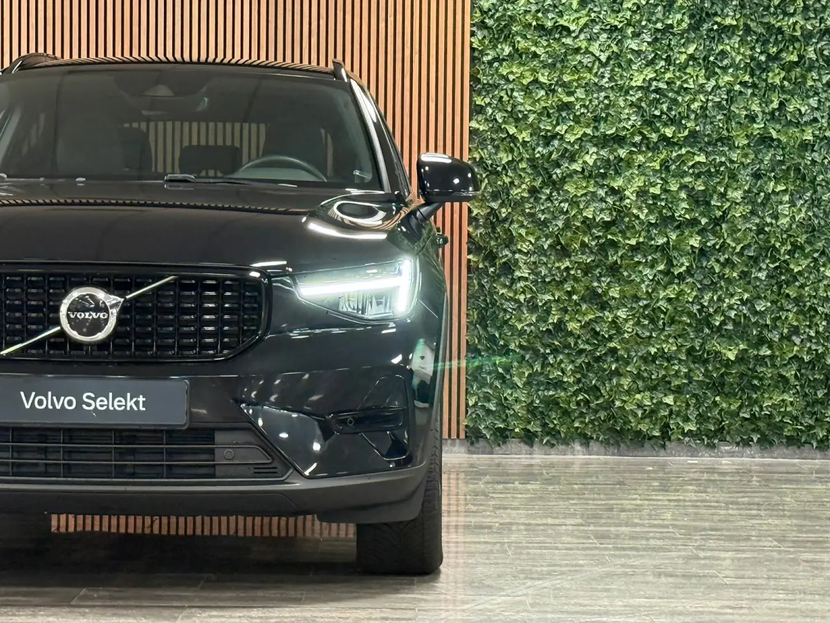 T5 Plus Dark | Trekhaak | Harman Kardon | Parkeercamera | All Season banden | Adaptieve Cruise Control | Pilot Assist | BLIS Dode Hoek Detectie | Bestuurdersstoel elektrisch geheugen | Stoel