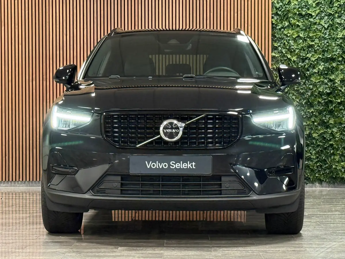 T5 Plus Dark | Trekhaak | Harman Kardon | Parkeercamera | All Season banden | Adaptieve Cruise Control | Pilot Assist | BLIS Dode Hoek Detectie | Bestuurdersstoel elektrisch geheugen | Stoel