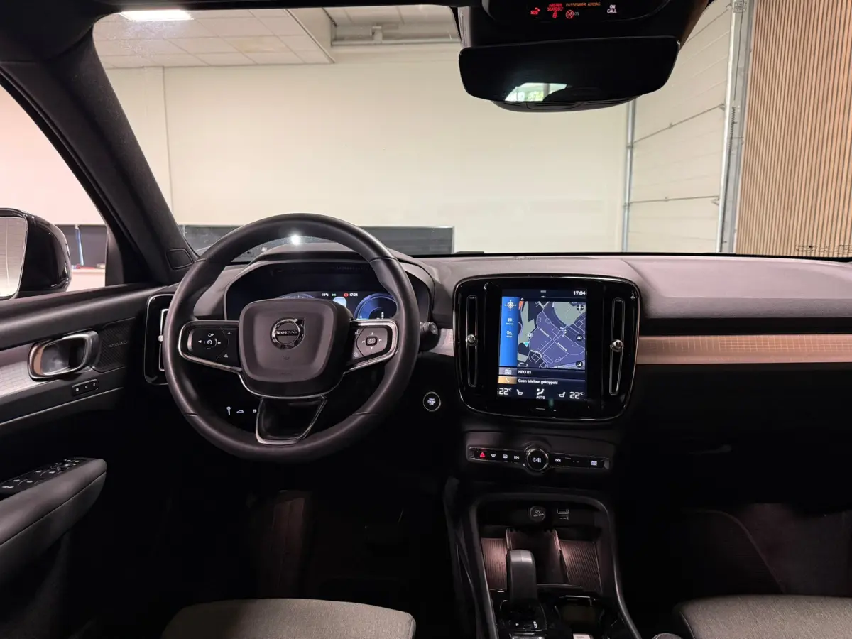 T5 Plus Dark | Trekhaak | Harman Kardon | Parkeercamera | All Season banden | Adaptieve Cruise Control | Pilot Assist | BLIS Dode Hoek Detectie | Bestuurdersstoel elektrisch geheugen | Stoel