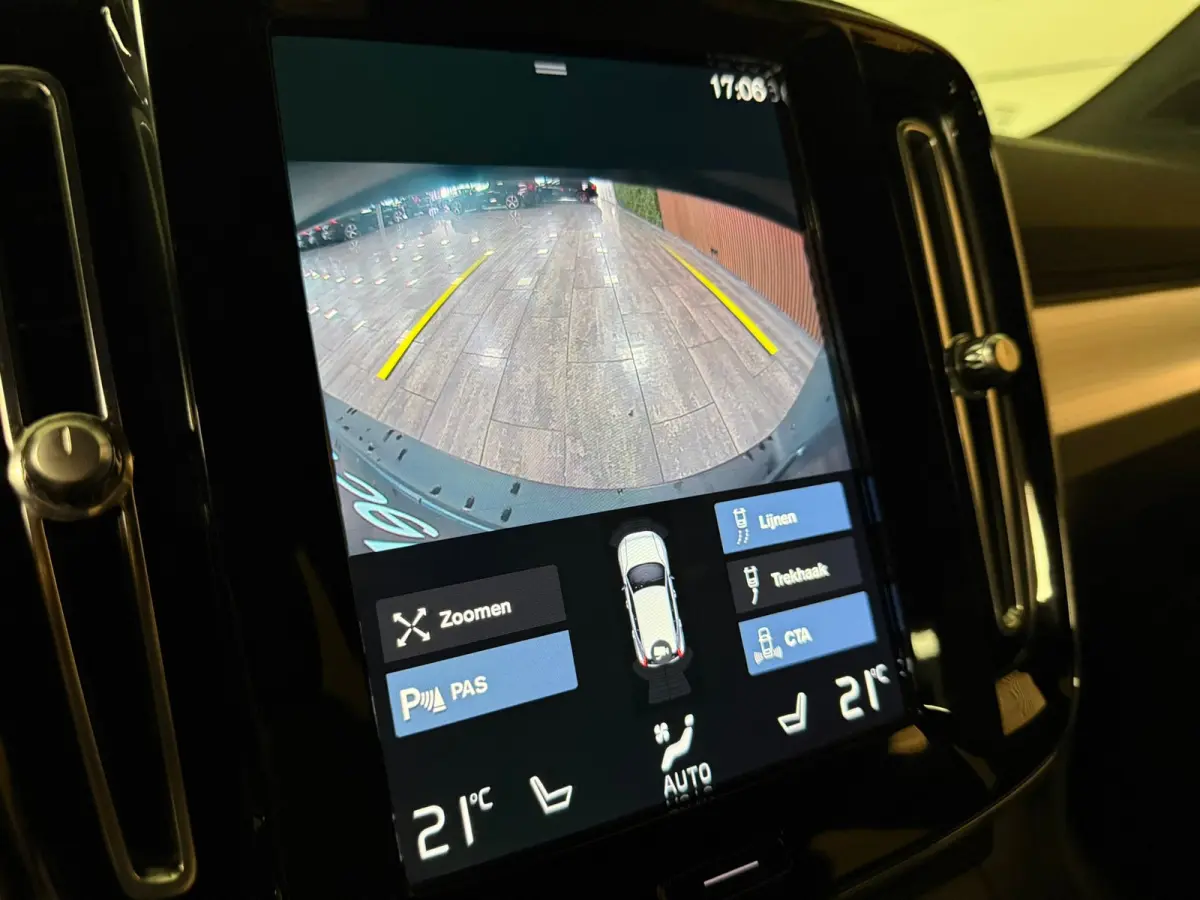 T5 Plus Dark | Trekhaak | Harman Kardon | Parkeercamera | All Season banden | Adaptieve Cruise Control | Pilot Assist | BLIS Dode Hoek Detectie | Bestuurdersstoel elektrisch geheugen | Stoel
