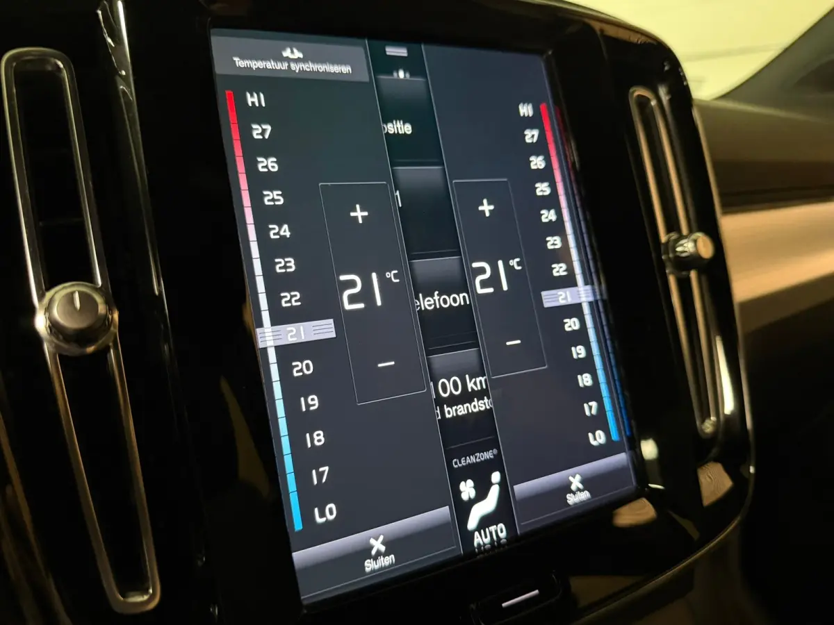 T5 Plus Dark | Trekhaak | Harman Kardon | Parkeercamera | All Season banden | Adaptieve Cruise Control | Pilot Assist | BLIS Dode Hoek Detectie | Bestuurdersstoel elektrisch geheugen | Stoel