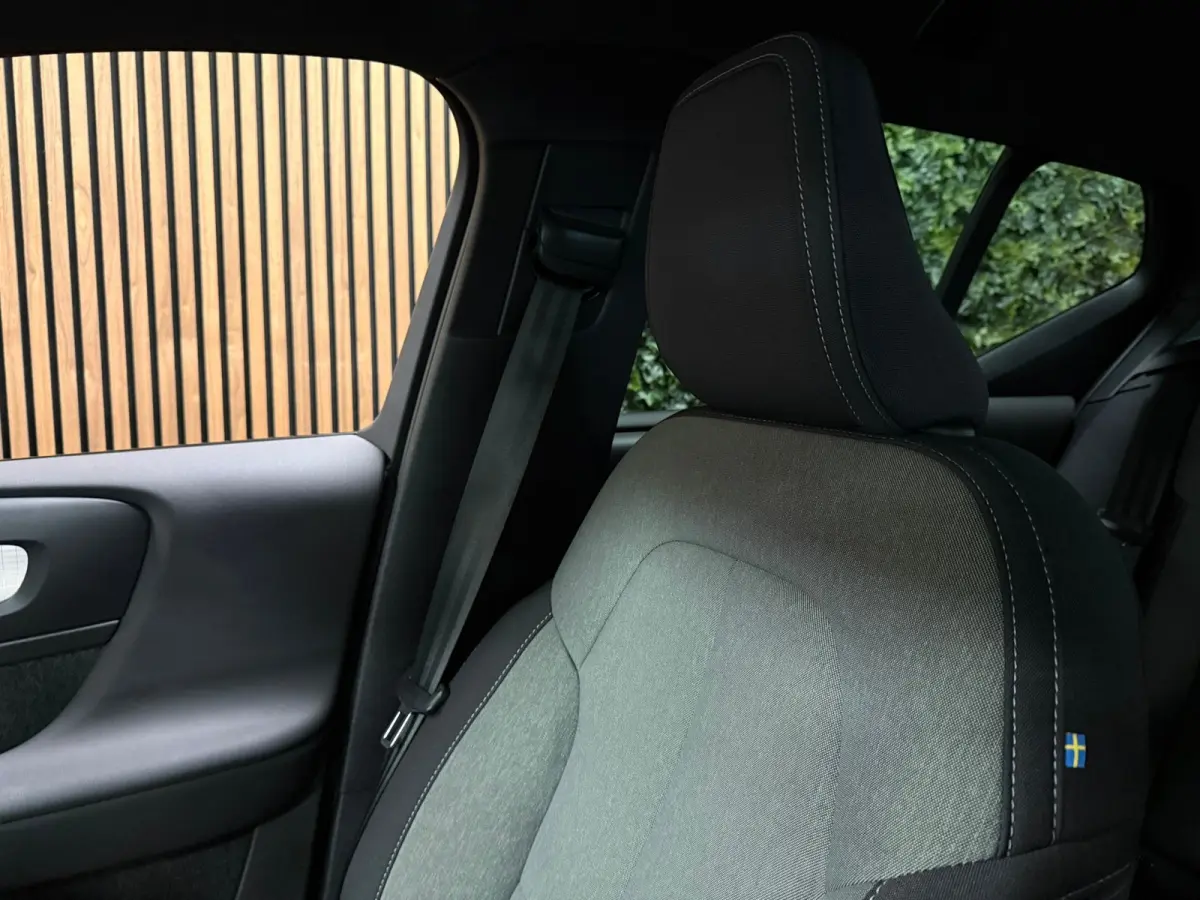 T5 Plus Dark | Trekhaak | Harman Kardon | Parkeercamera | All Season banden | Adaptieve Cruise Control | Pilot Assist | BLIS Dode Hoek Detectie | Bestuurdersstoel elektrisch geheugen | Stoel