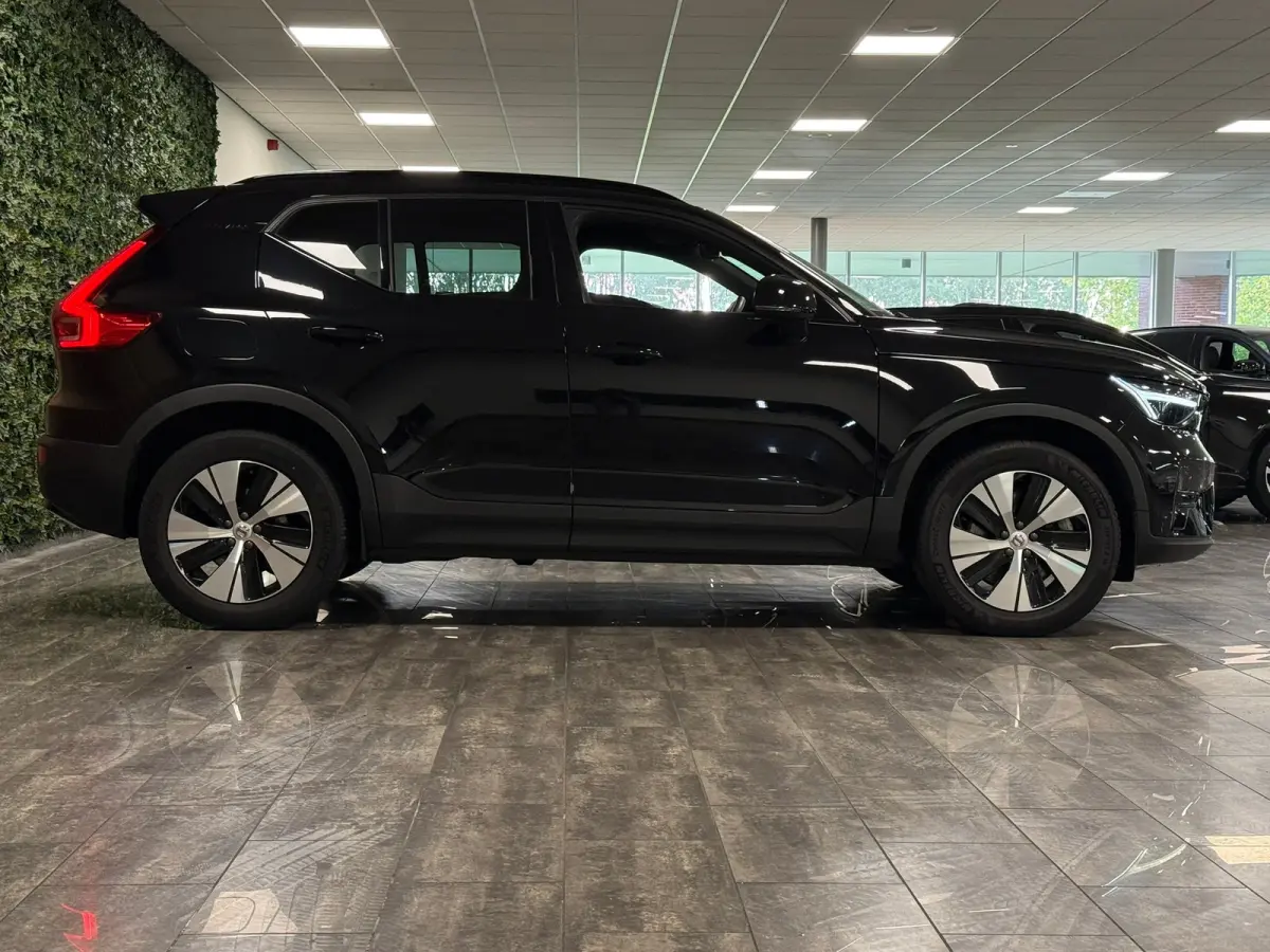 T5 Plus Dark | Trekhaak | Harman Kardon | Parkeercamera | All Season banden | Adaptieve Cruise Control | Pilot Assist | BLIS Dode Hoek Detectie | Bestuurdersstoel elektrisch geheugen | Stoel