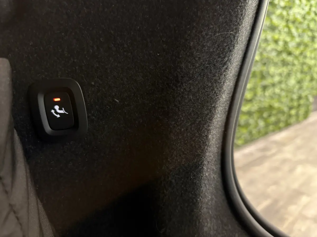 T5 Plus Dark | Trekhaak | Harman Kardon | Parkeercamera | All Season banden | Adaptieve Cruise Control | Pilot Assist | BLIS Dode Hoek Detectie | Bestuurdersstoel elektrisch geheugen | Stoel