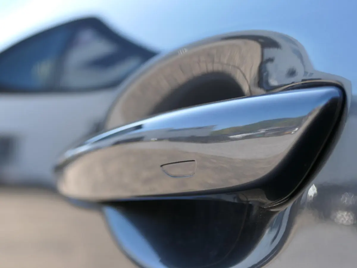 2.0 e-SkyActiv-G M Hybrid Exclusive-line | Trekhaak | Head-up display | Leder | Memory | Elektrische achterklep | Apple-/Android Carplay | Dodehoek detectie | Stuur-/Stoelverwarming | Achter