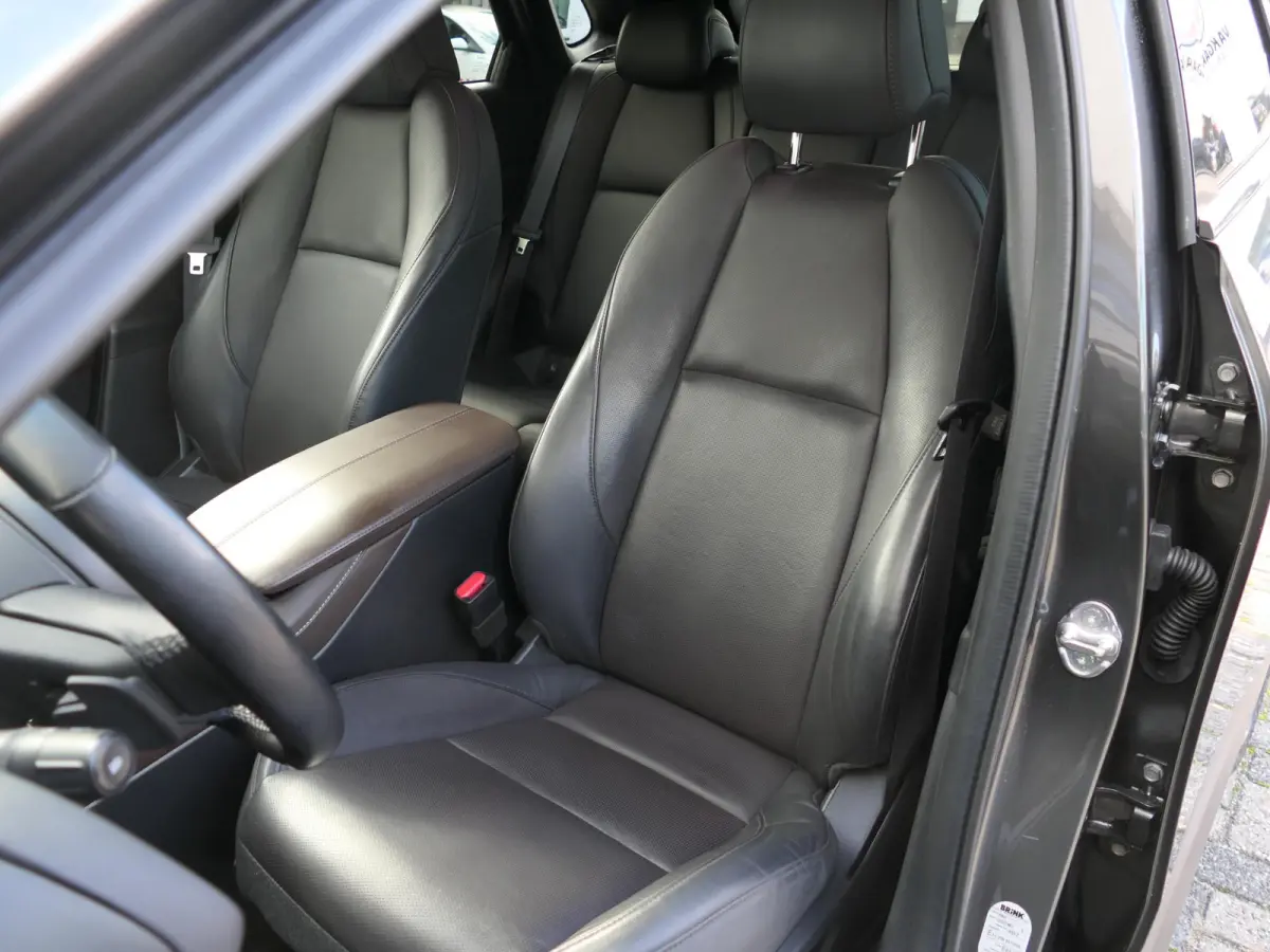 2.0 e-SkyActiv-G M Hybrid Exclusive-line | Trekhaak | Head-up display | Leder | Memory | Elektrische achterklep | Apple-/Android Carplay | Dodehoek detectie | Stuur-/Stoelverwarming | Achter