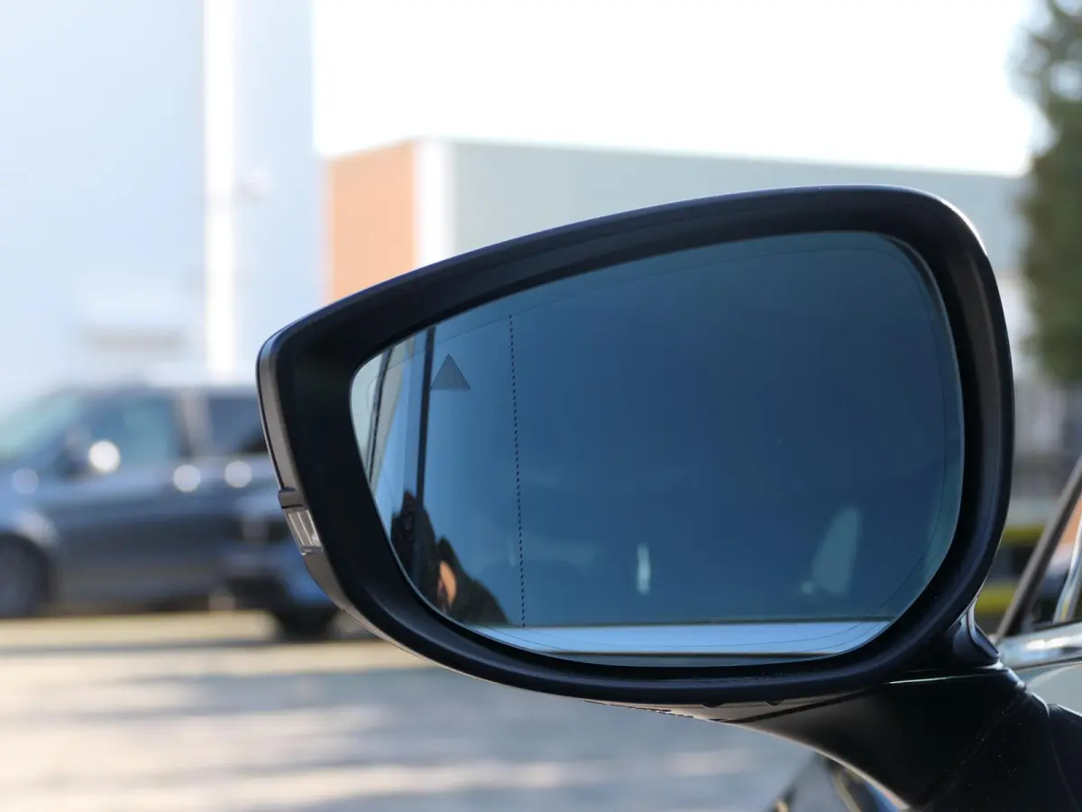 2.0 e-SkyActiv-G M Hybrid Exclusive-line | Trekhaak | Head-up display | Leder | Memory | Elektrische achterklep | Apple-/Android Carplay | Dodehoek detectie | Stuur-/Stoelverwarming | Achter