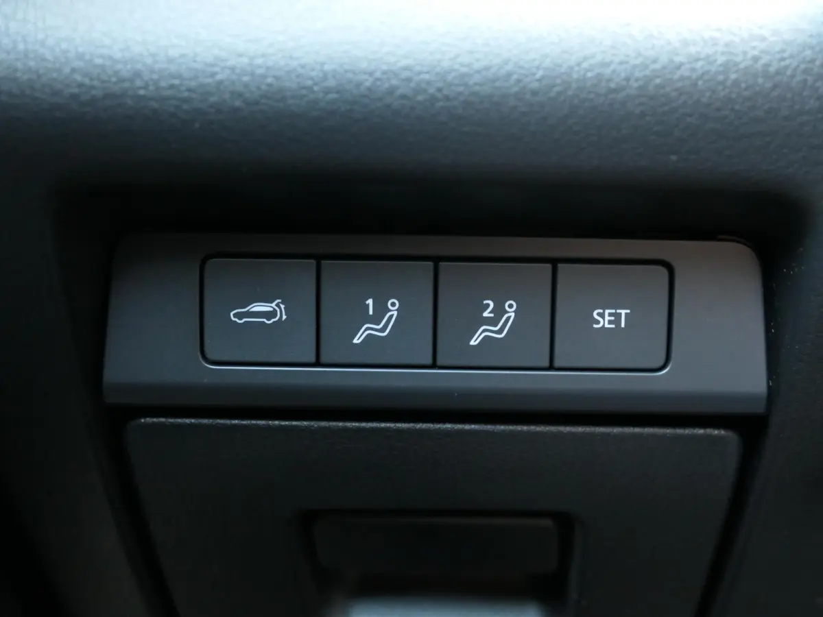 2.0 e-SkyActiv-G M Hybrid Exclusive-line | Trekhaak | Head-up display | Leder | Memory | Elektrische achterklep | Apple-/Android Carplay | Dodehoek detectie | Stuur-/Stoelverwarming | Achter