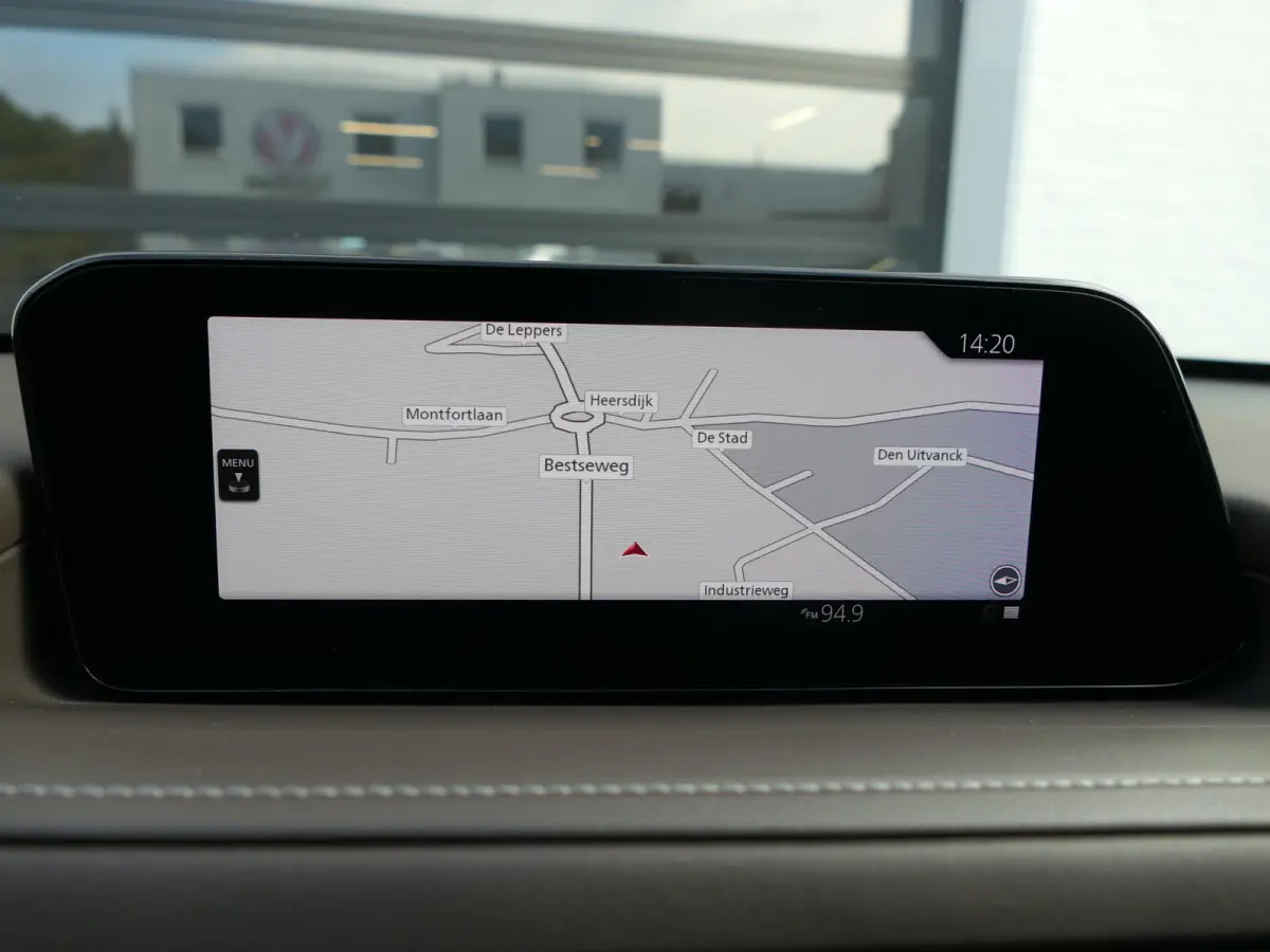 2.0 e-SkyActiv-G M Hybrid Exclusive-line | Trekhaak | Head-up display | Leder | Memory | Elektrische achterklep | Apple-/Android Carplay | Dodehoek detectie | Stuur-/Stoelverwarming | Achter