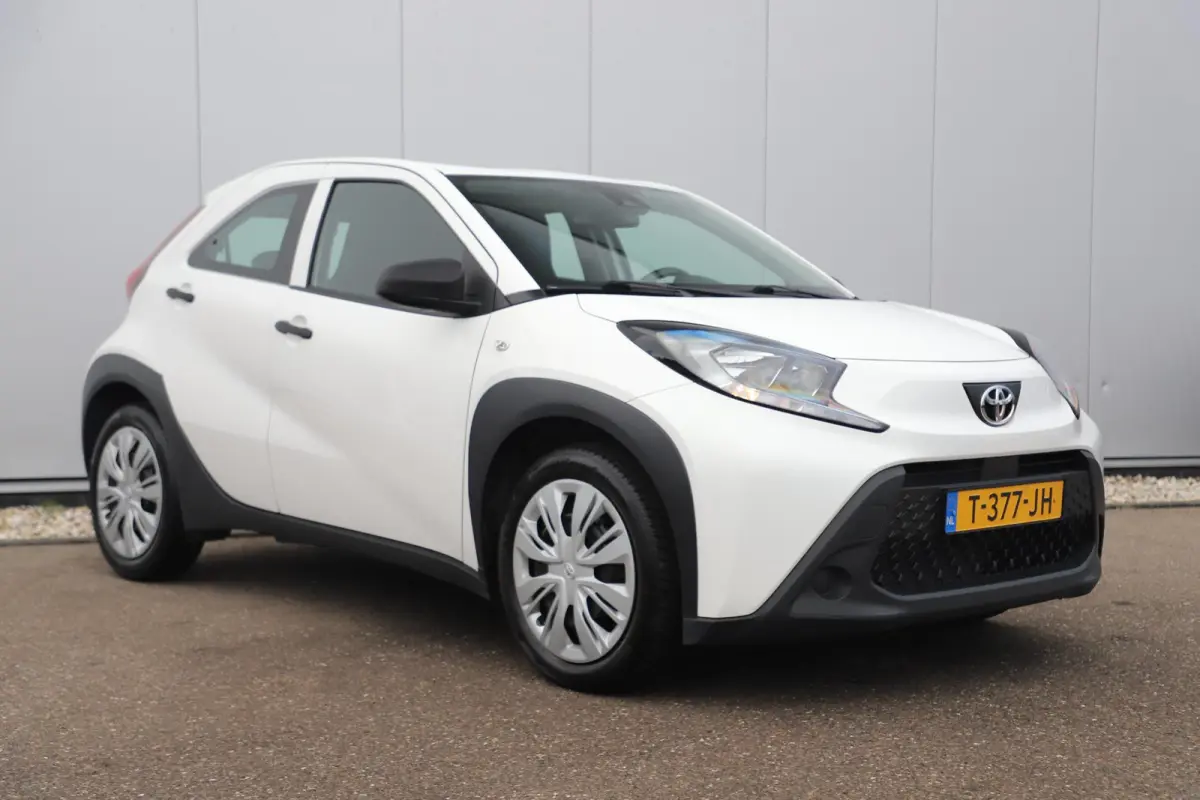 1.0 VVT-i MT Quiet Edition Airco Adaptive Cruise Control Rijstrooksensor