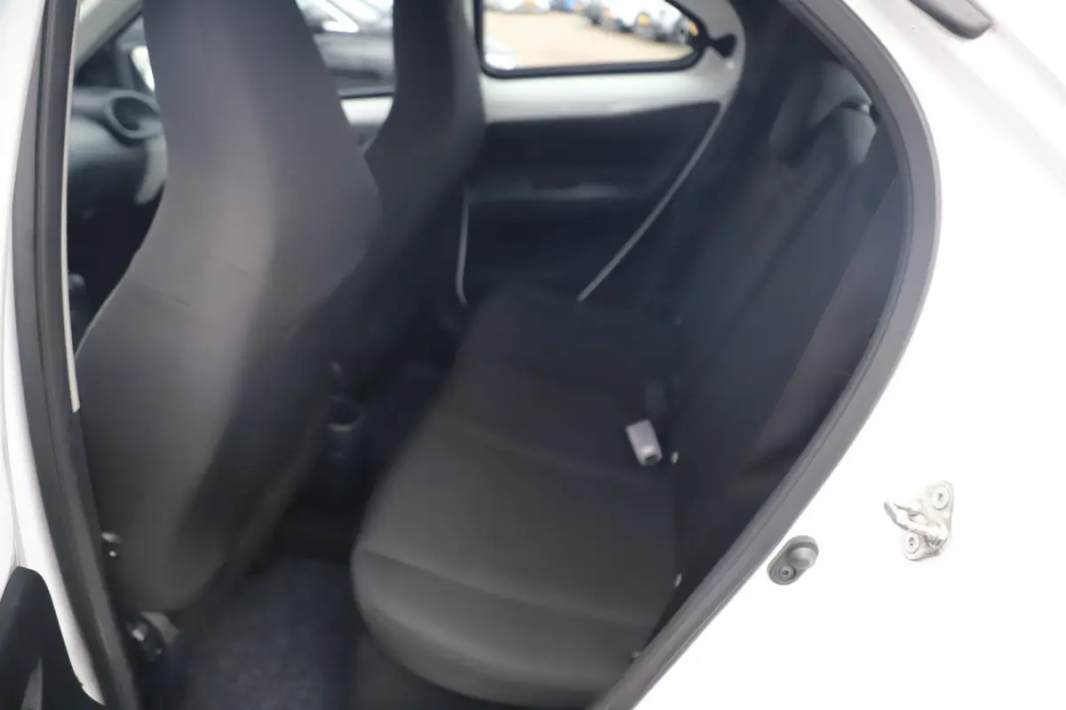 1.0 VVT-i MT Quiet Edition Airco Adaptive Cruise Control Rijstrooksensor