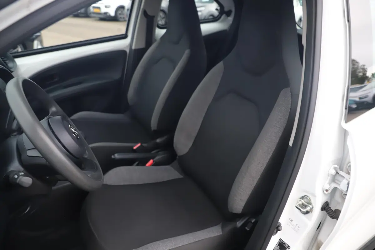 1.0 VVT-i MT Quiet Edition Airco Adaptive Cruise Control Rijstrooksensor