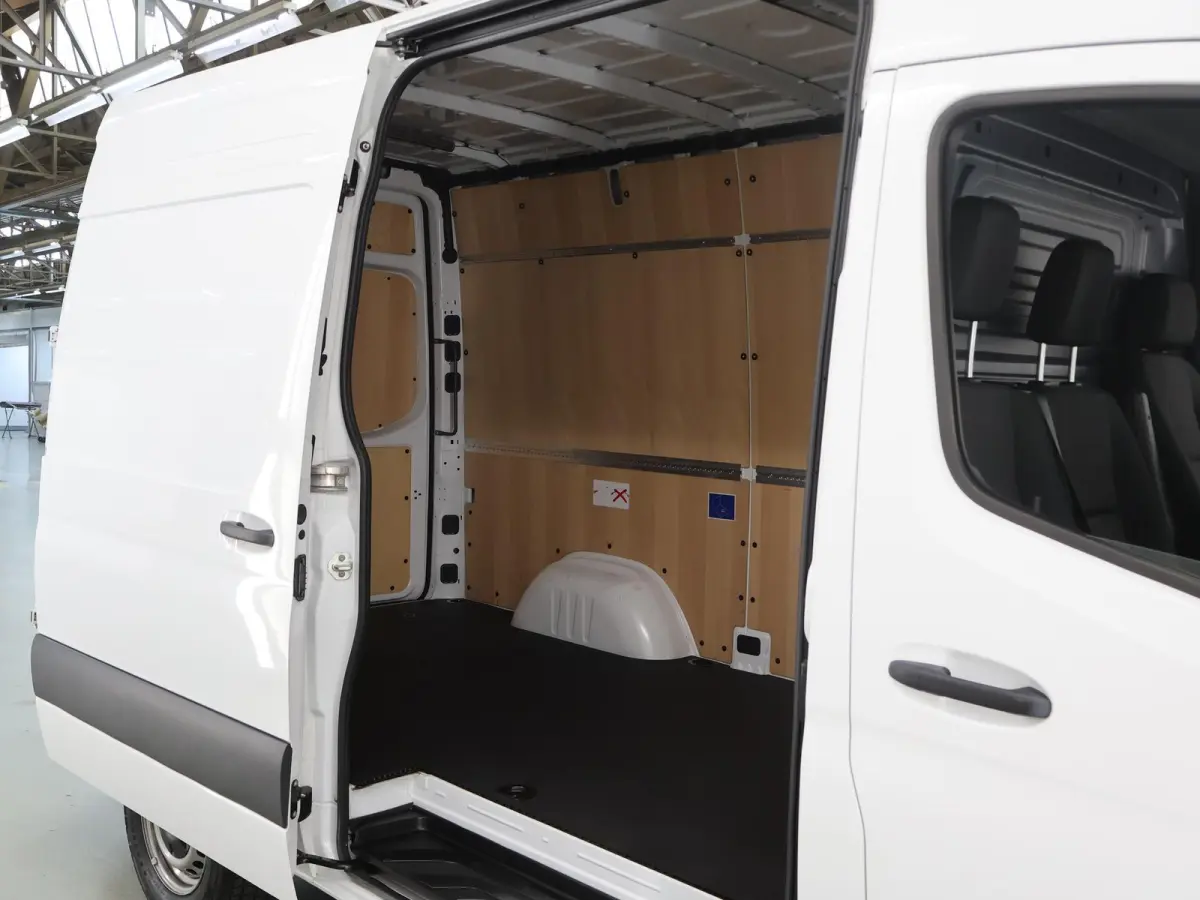317 CDI | AUT. | L2 H2 | PRO | LED KOPLAMPEN | NAVIGATIE | PARKEERCAMERA | STOELVERWARMING | 3-ZITS | CERTIFIED