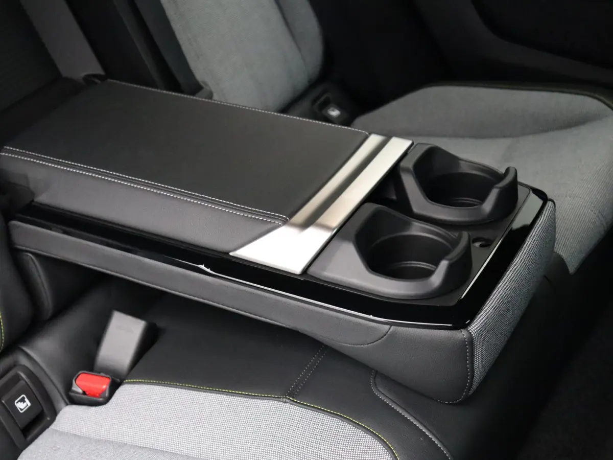 EV87 long range techno | Vijf jaar garantie | Active driver assist | Harman Kardon | Panoramisch dak |