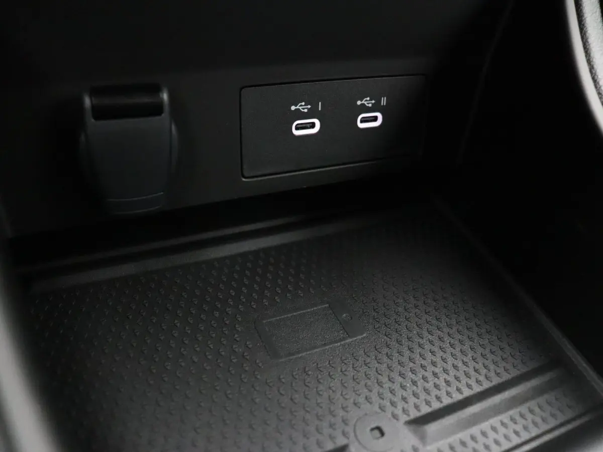 1.8 E-Tech full hybrid 160pk techno | Vijf jaar garantie | Stoel- en stuurwielverwarming | Achteruitrijcamera | Apple Carplay / Android Auto |