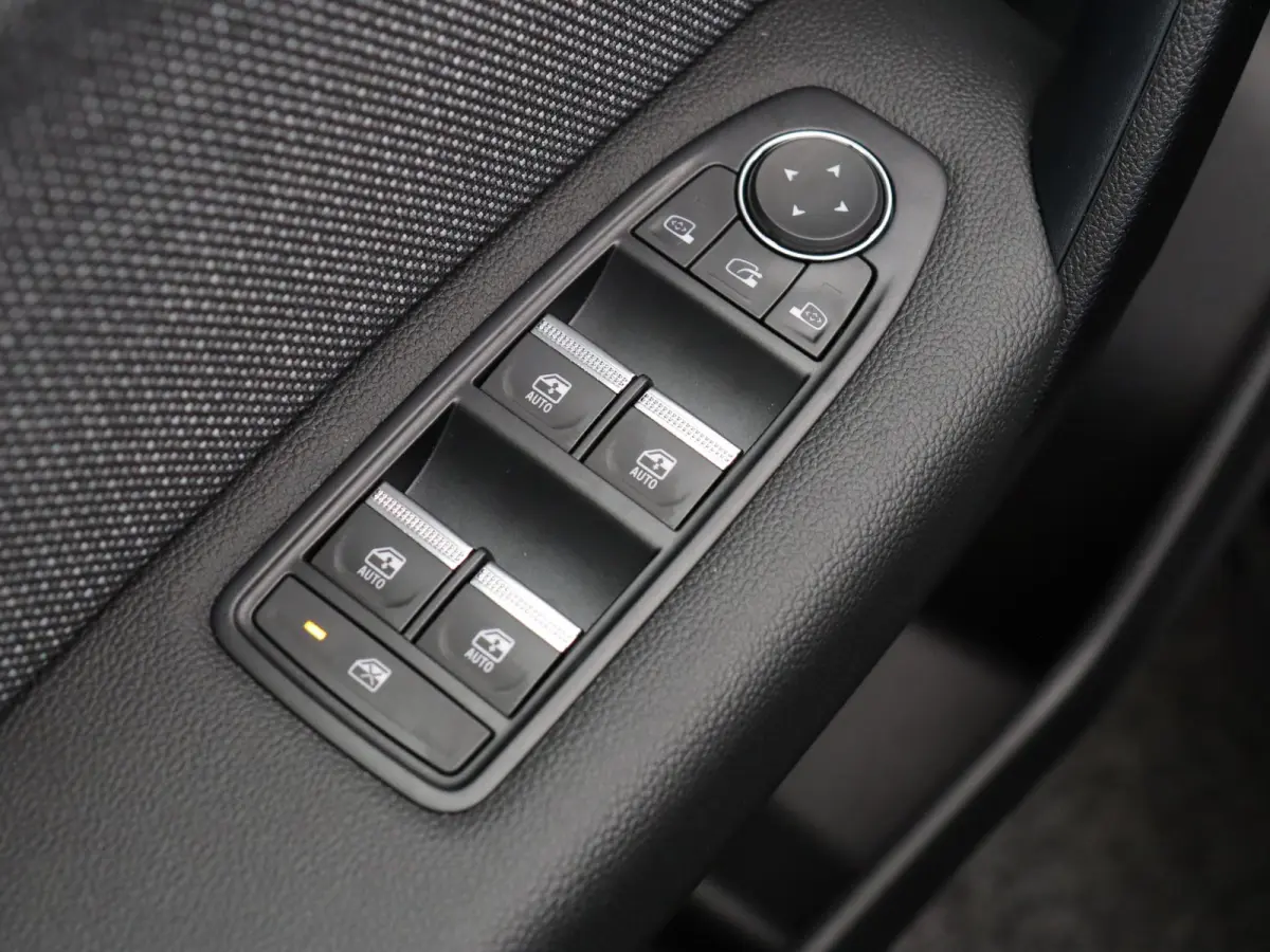 1.8 E-Tech full hybrid 160pk techno | Vijf jaar garantie | Stoel- en stuurwielverwarming | Achteruitrijcamera | Apple Carplay / Android Auto |