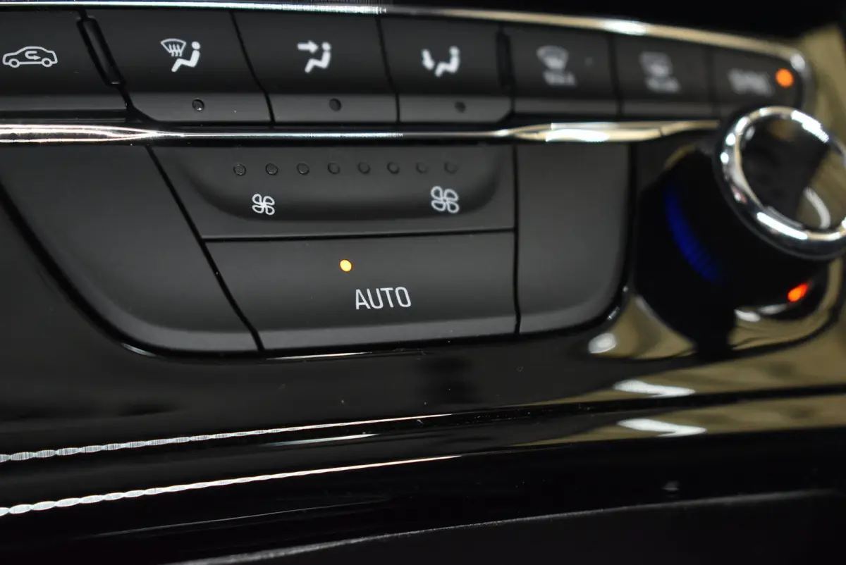 1.4 Turbo Innovation 150pk Trekhaak Keyless Carplay Matrix-LED NL-auto Clima PDC + Nwe APK