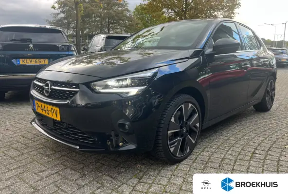 Elegance 50 kWh | Panoramadak vast (Glas) | Stoelverwarming voor | Stuur verwarmbaar | All Season Banden | Navigatie door middel van Apple Carplay Android auto |