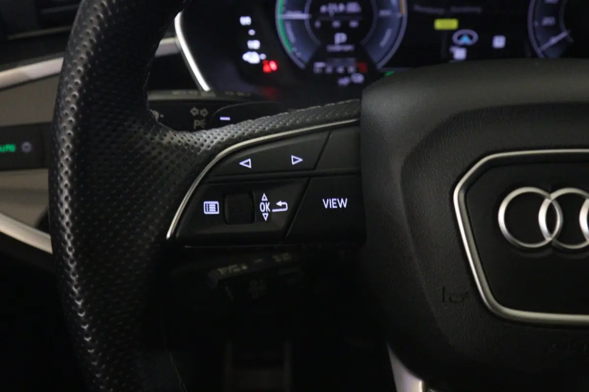 45 TFSI e S Edition 3X S-Line /PANO/KEYLES/STOELV/BOMVOL