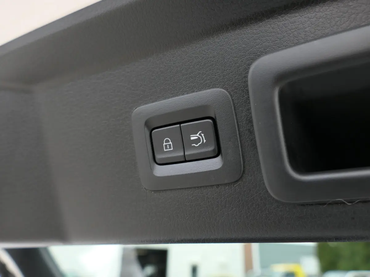 2.0 e-SkyActiv-G M Hybrid Sportive | BOSE | Head-up display | Leder | Memory | Elektrische achterklep | Apple-/Android Carplay | Dodehoek detectie | Stuur-/Stoelverwarming | Achteruitrijcame