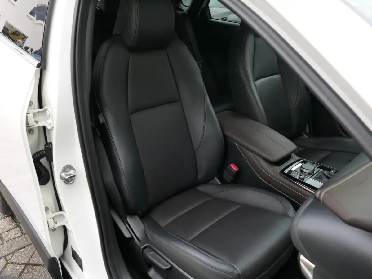2.0 e-SkyActiv-G M Hybrid Sportive | BOSE | Head-up display | Leder | Memory | Elektrische achterklep | Apple-/Android Carplay | Dodehoek detectie | Stuur-/Stoelverwarming | Achteruitrijcame