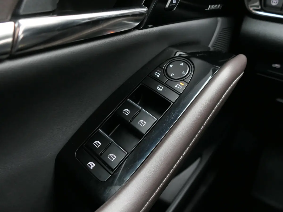 2.0 e-SkyActiv-G M Hybrid Sportive | BOSE | Head-up display | Leder | Memory | Elektrische achterklep | Apple-/Android Carplay | Dodehoek detectie | Stuur-/Stoelverwarming | Achteruitrijcame