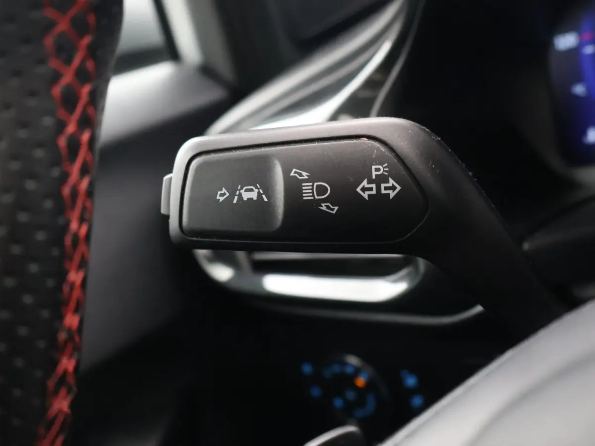 1.0 EB ST-LINE AUT. + PANORAMA | 17 INCH | APPLE CARPLAY | LED