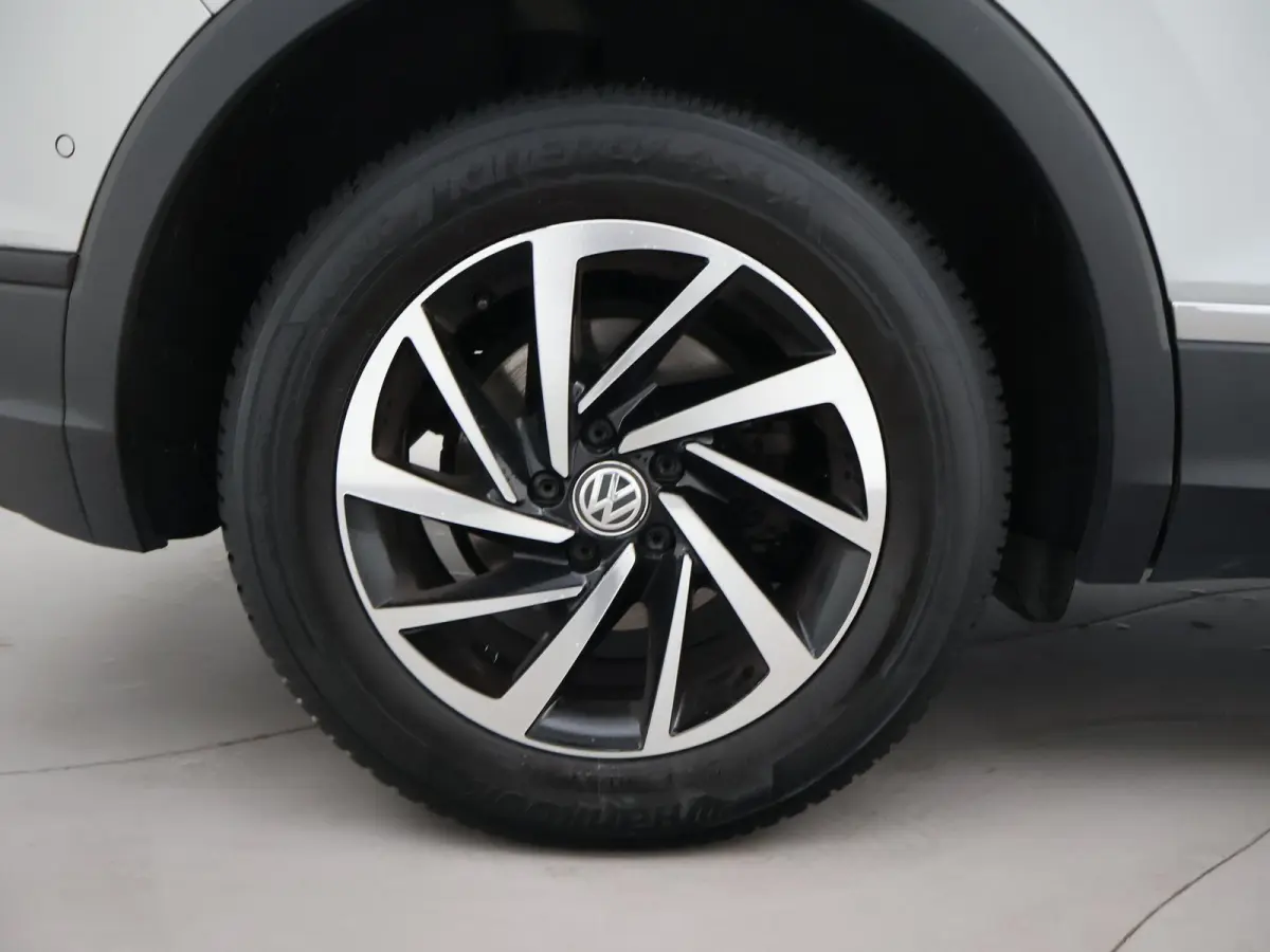 1.4 TSI + HEAD-UP DISPLAY | ADAPTIVE CRUISE | CAMERA | ELEKTR. ACHTERKLEP | STOELVERWARMING