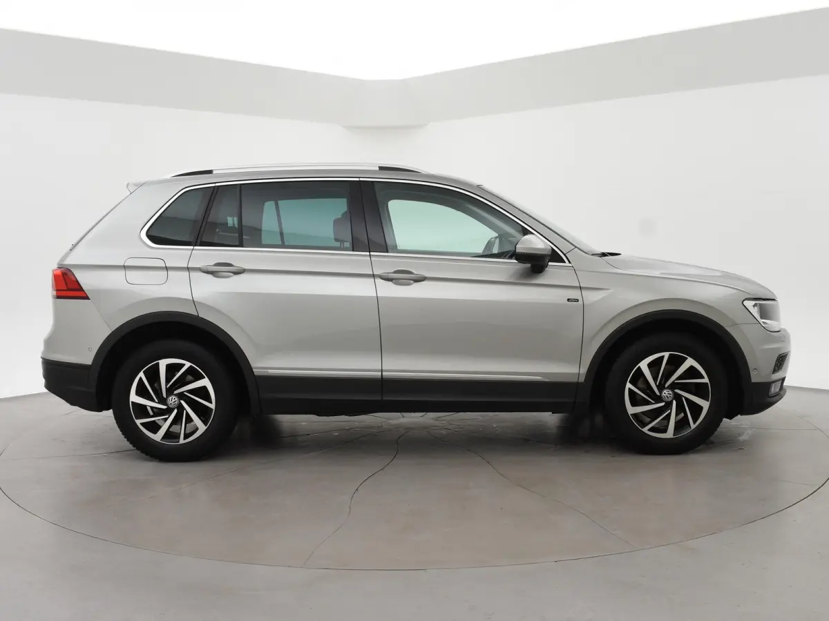1.4 TSI + HEAD-UP DISPLAY | ADAPTIVE CRUISE | CAMERA | ELEKTR. ACHTERKLEP | STOELVERWARMING