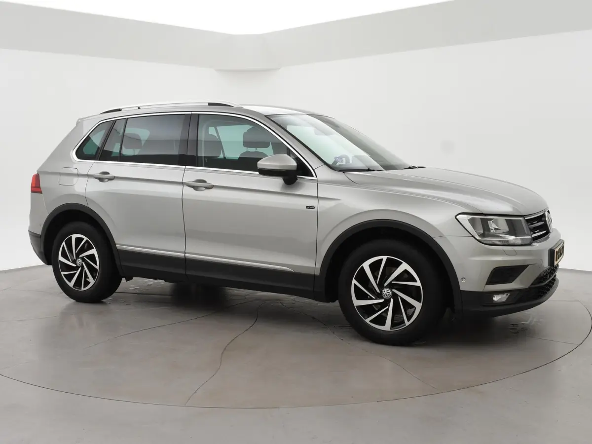 1.4 TSI + HEAD-UP DISPLAY | ADAPTIVE CRUISE | CAMERA | ELEKTR. ACHTERKLEP | STOELVERWARMING