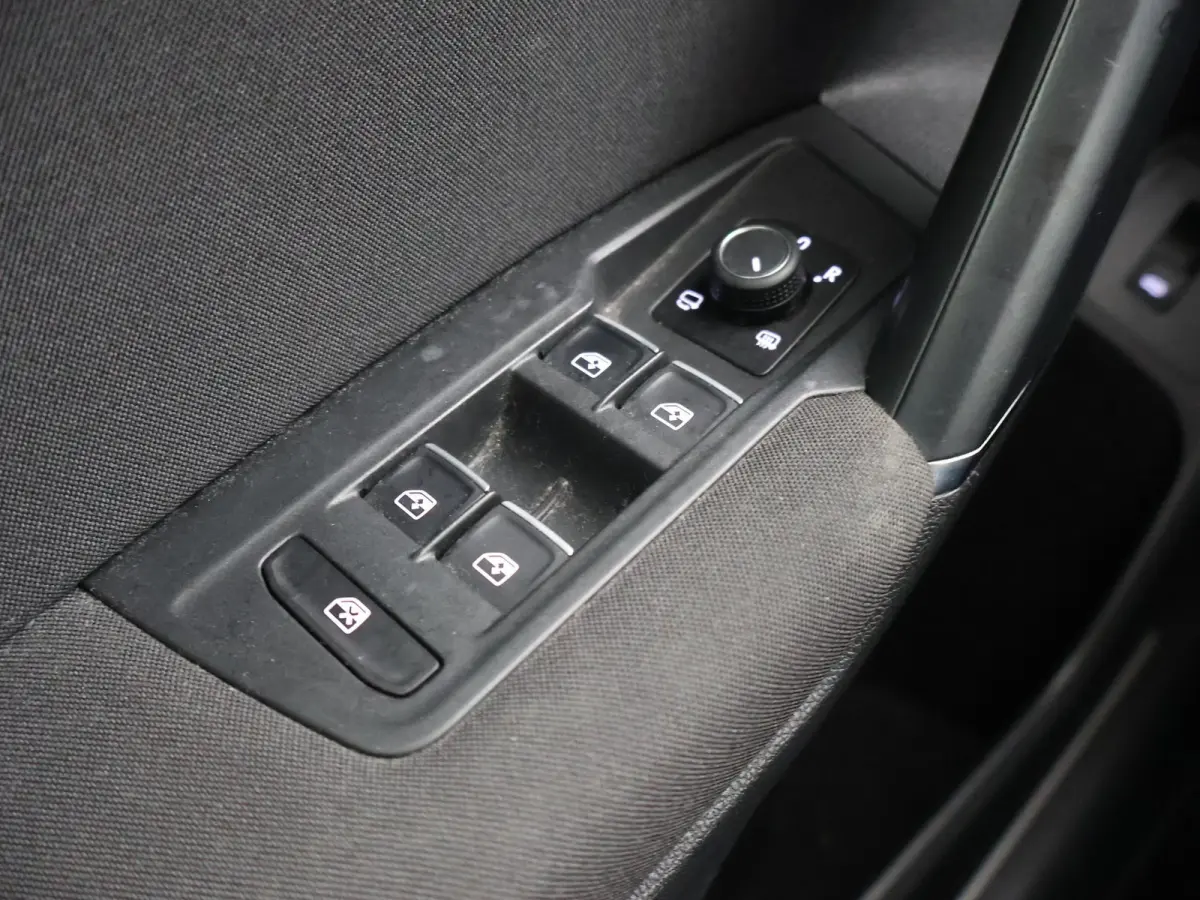 1.4 TSI + HEAD-UP DISPLAY | ADAPTIVE CRUISE | CAMERA | ELEKTR. ACHTERKLEP | STOELVERWARMING