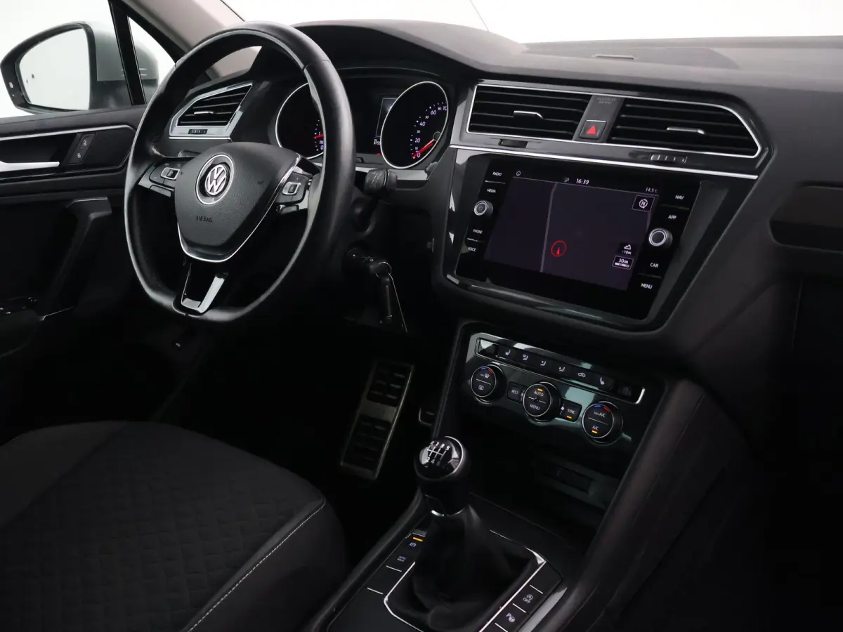 1.4 TSI + HEAD-UP DISPLAY | ADAPTIVE CRUISE | CAMERA | ELEKTR. ACHTERKLEP | STOELVERWARMING