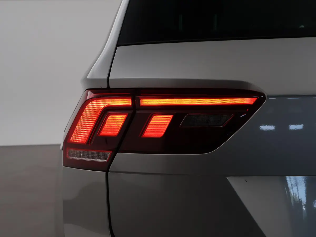 1.4 TSI + HEAD-UP DISPLAY | ADAPTIVE CRUISE | CAMERA | ELEKTR. ACHTERKLEP | STOELVERWARMING