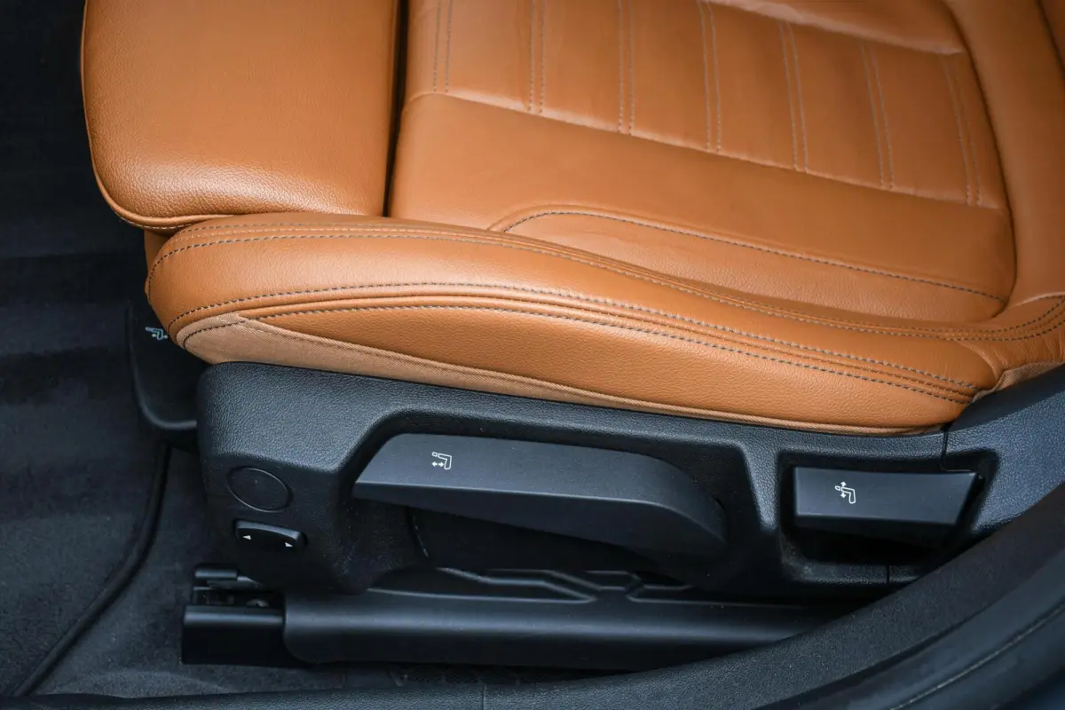 320i High Executive Leer LED NAP M-sport