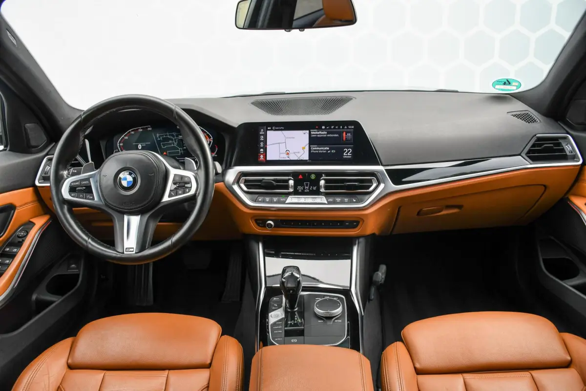 320i High Executive Leer LED NAP M-sport