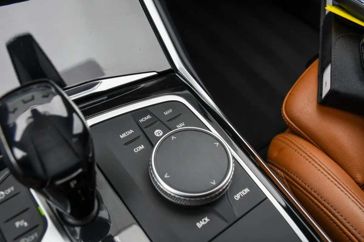 320i High Executive Leer LED NAP M-sport