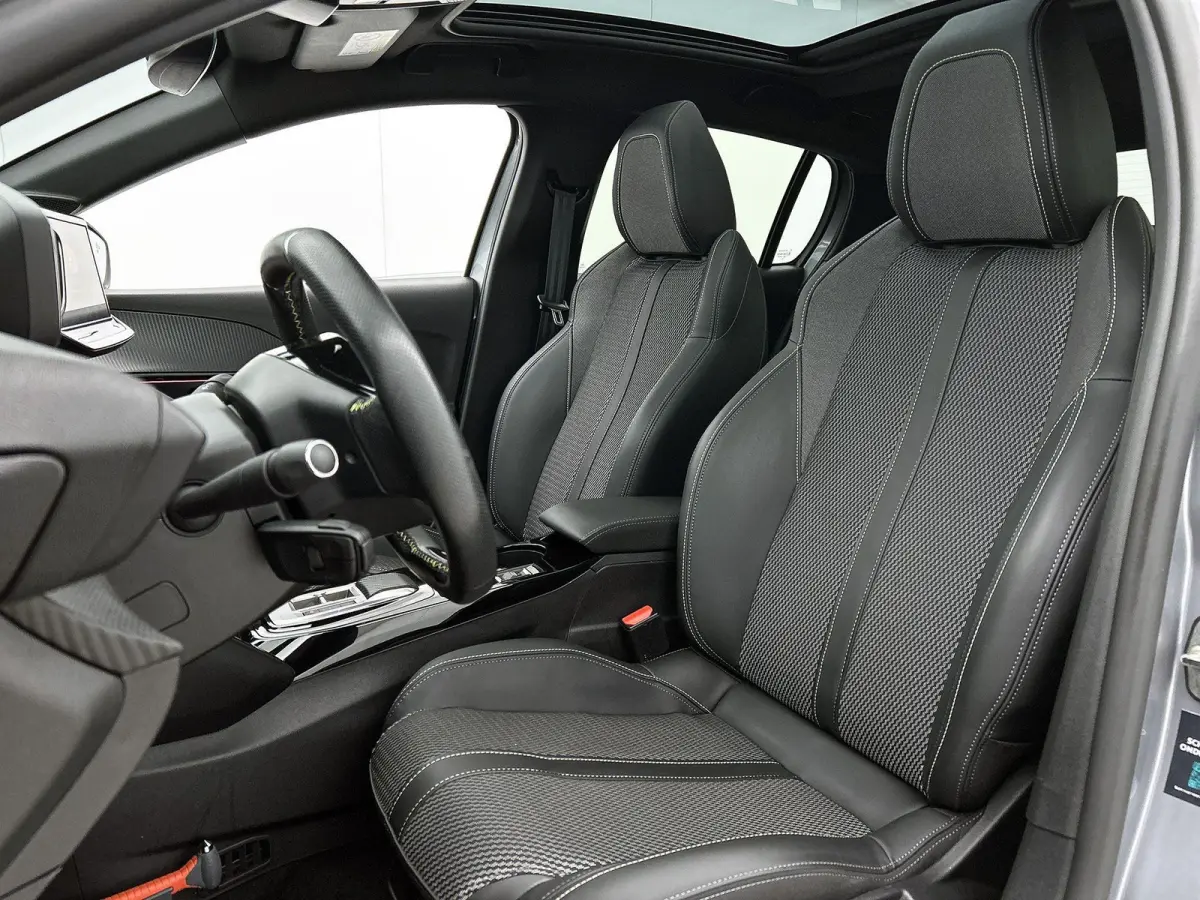 156pk EV GT 51 kWh Automaat | Glazendak | Adaptieve Cruise Control | Camera Voor + Achter | Navigatie | Climate Control | 17"LMV | Full-LED | Keyless Entry/Start |