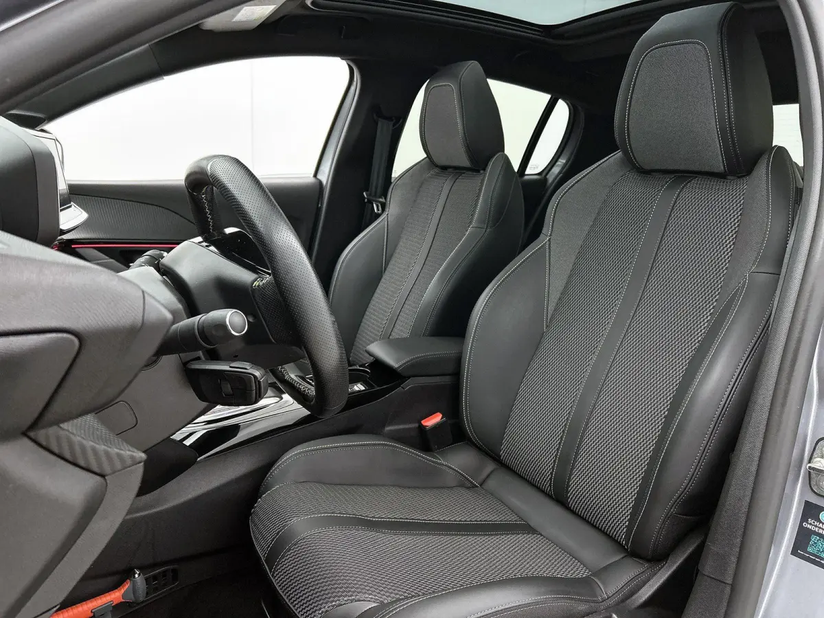 156pk EV GT 51 kWh Automaat | Glazendak | Adaptieve Cruise Control | Camera Voor + Achter | Navigatie | Climate Control | 17"LMV | Full-LED | Keyless Entry/Start |