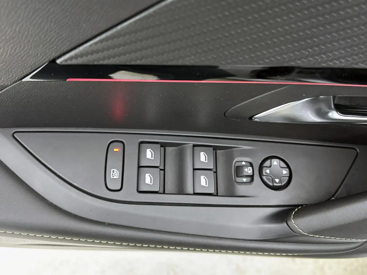 156pk EV GT 51 kWh Automaat | Glazendak | Adaptieve Cruise Control | Camera Voor + Achter | Navigatie | Climate Control | 17"LMV | Full-LED | Keyless Entry/Start |