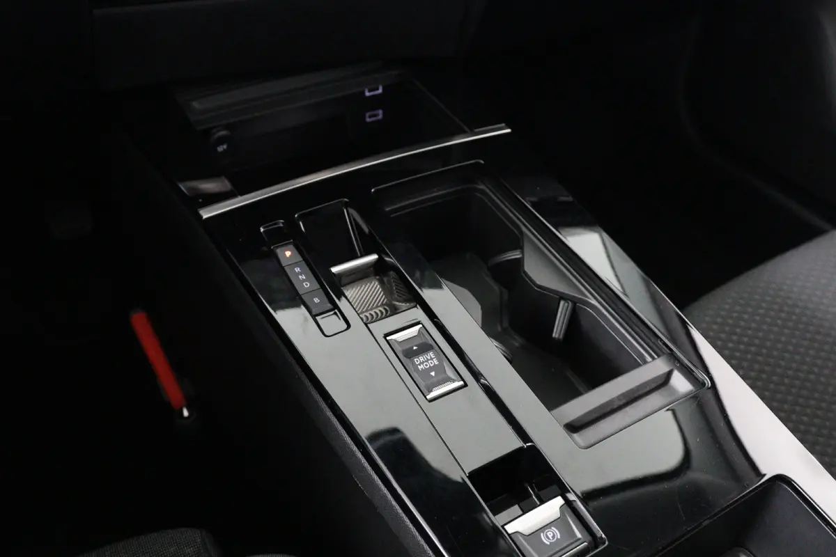 1.6 Turbo Hybrid | Dealer Onderhouden! | Navi | Clima | LED | Cruise Adaptive | Parkeersensoren V+A | Lichtmetalen Velgen