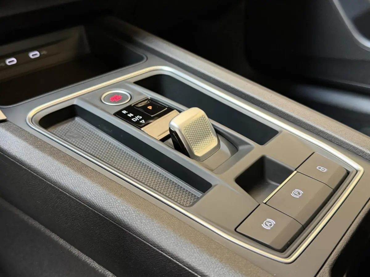 1.4 TSI eHybrid PHEV FR SoH 90,4% | Achteruitrijcamera | Apple CarPlay/Android Auto | Climate & cruise control | LED koplampen | Navigatiesysteem | Panoramadak | Parkeersensoren voor en acht