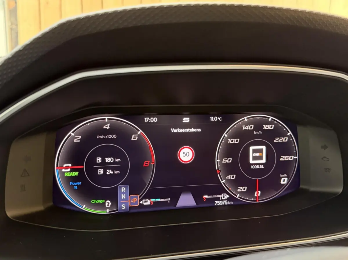 1.4 TSI eHybrid PHEV FR SoH 90,4% | Achteruitrijcamera | Apple CarPlay/Android Auto | Climate & cruise control | LED koplampen | Navigatiesysteem | Panoramadak | Parkeersensoren voor en acht