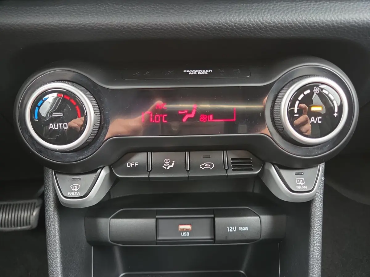1.0 DPi DynamicPlusLine Automaat | Dealer onderhouden | 1e Eigenaar | Lage KM Stand | Cruise Control | Camera | Carplay & Android | Navi | LM Velgen 15" | Fabrieksgarantie | NAP