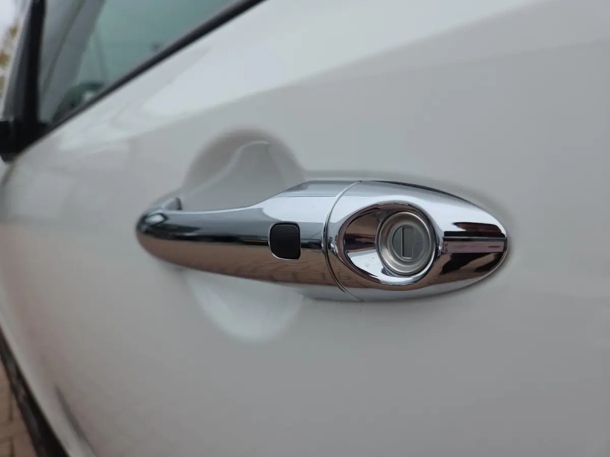 1.0 DPi DynamicPlusLine Automaat | Dealer onderhouden | 1e Eigenaar | Lage KM Stand | Cruise Control | Camera | Carplay & Android | Navi | LM Velgen 15" | Fabrieksgarantie | NAP