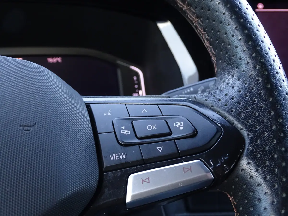 2.0 TDI L2H1 204PK ABT / ALCANTARE HEMEL / LEDEREN BEKLEDING / SPORTUITLAAT / APPLE CARPLAY