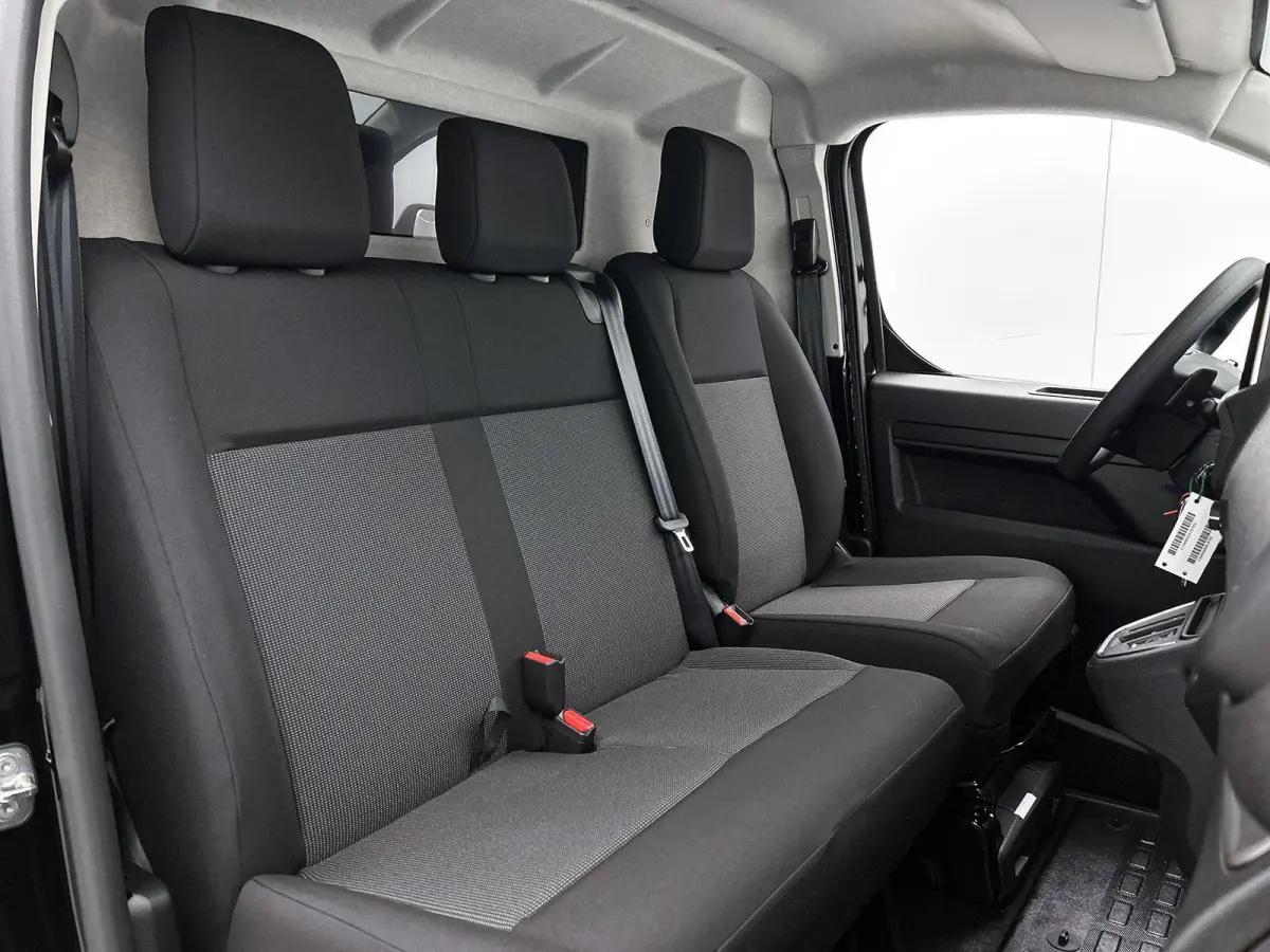 136pk EV L3 DC 75 kWh Automaat | Tot 8 Jaar Garantie | Navigatie | Trekhaak | Climate Control | Cruise Control | Achteruitrijcamera | Parkeersensoren Achter | Houten Vloer | Apple Carplay/An