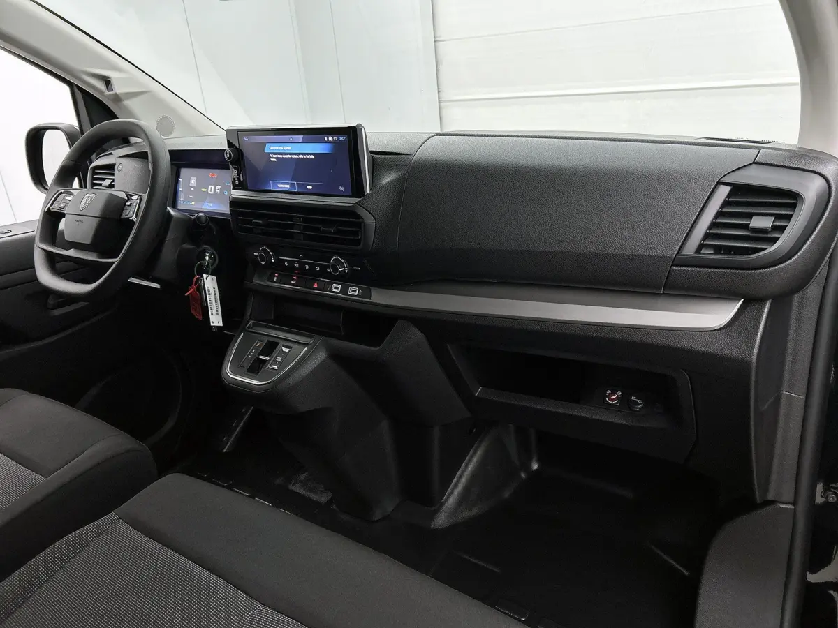 136pk EV L3 DC 75 kWh Automaat | Tot 8 Jaar Garantie | Navigatie | Trekhaak | Climate Control | Cruise Control | Achteruitrijcamera | Parkeersensoren Achter | Houten Vloer | Apple Carplay/An